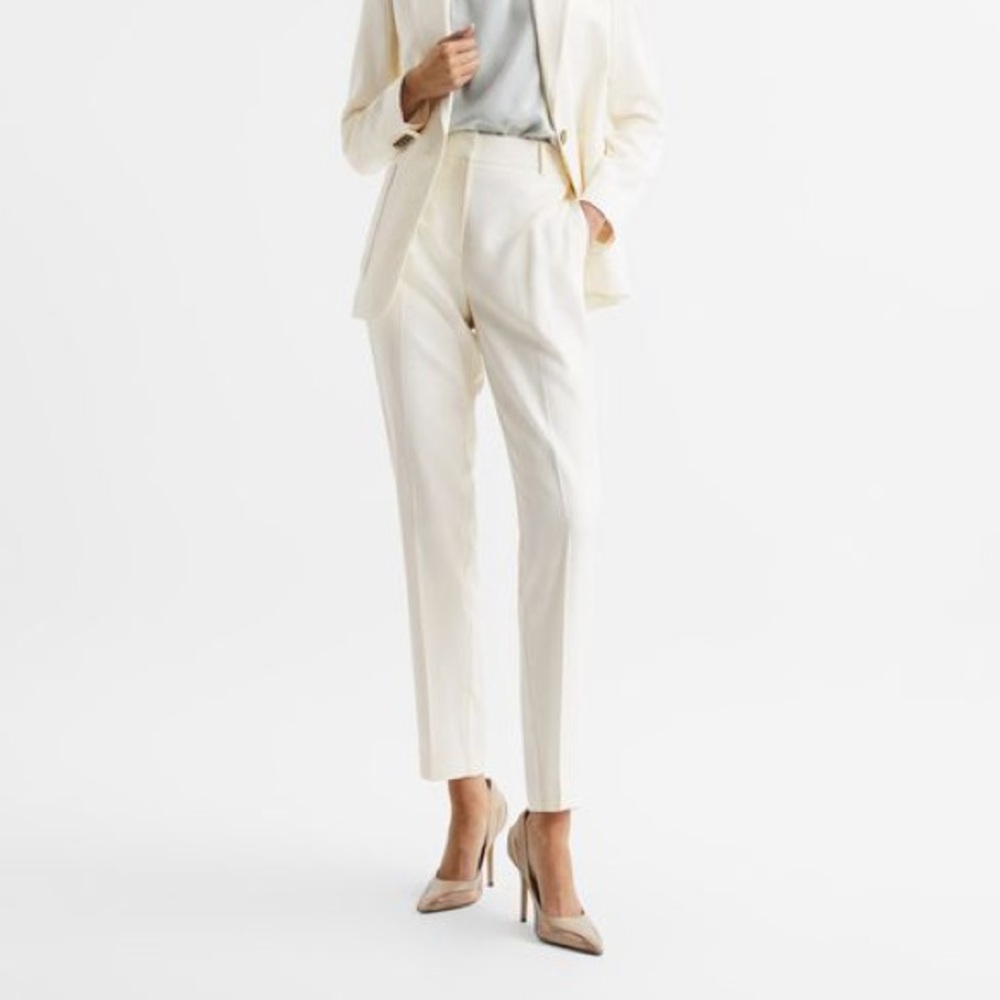 NWT Ember-Tailored Slim Leg T, Cream